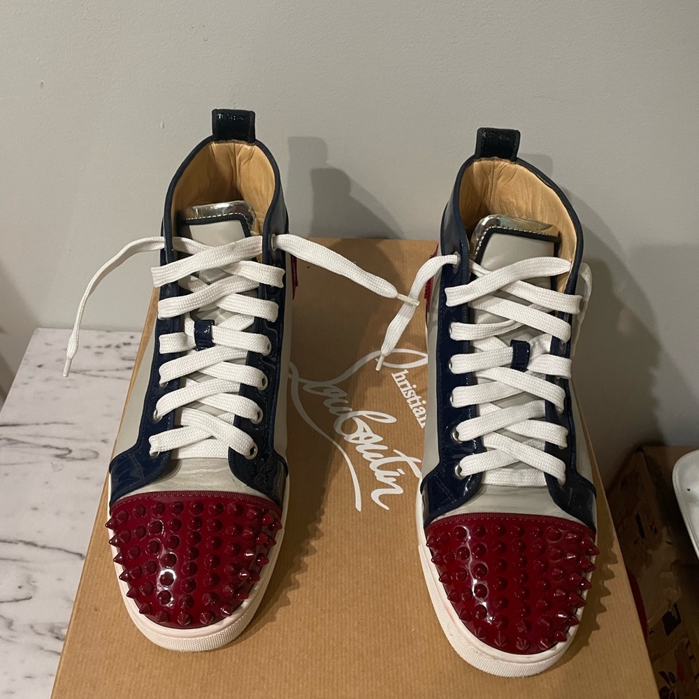 LOU SPIKES FLAT PAT/CALF/C CAVIAR/SPIGG